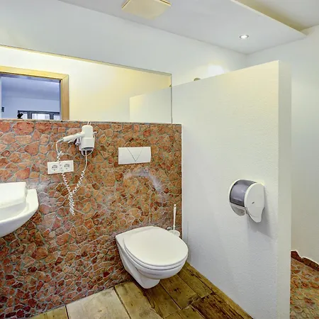 Gut Edelweiss كابرون