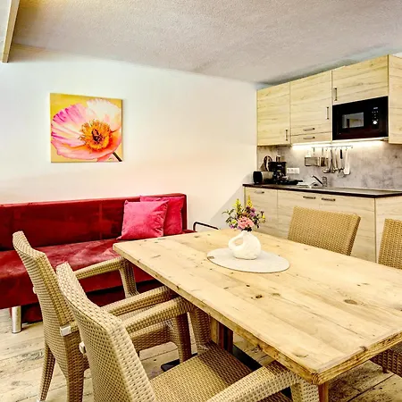 Gut Edelweiss Apartament *